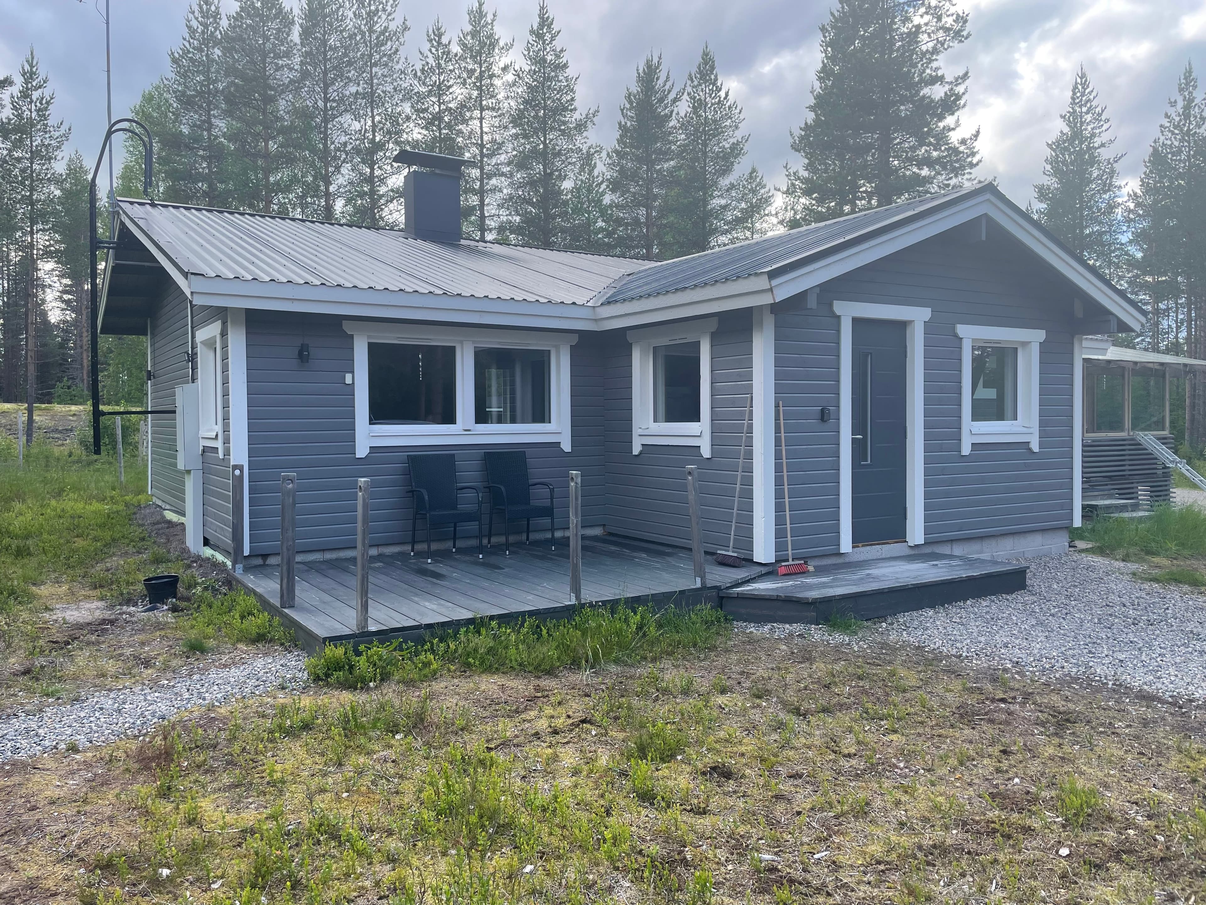 Kiekerö mökki ulkoa